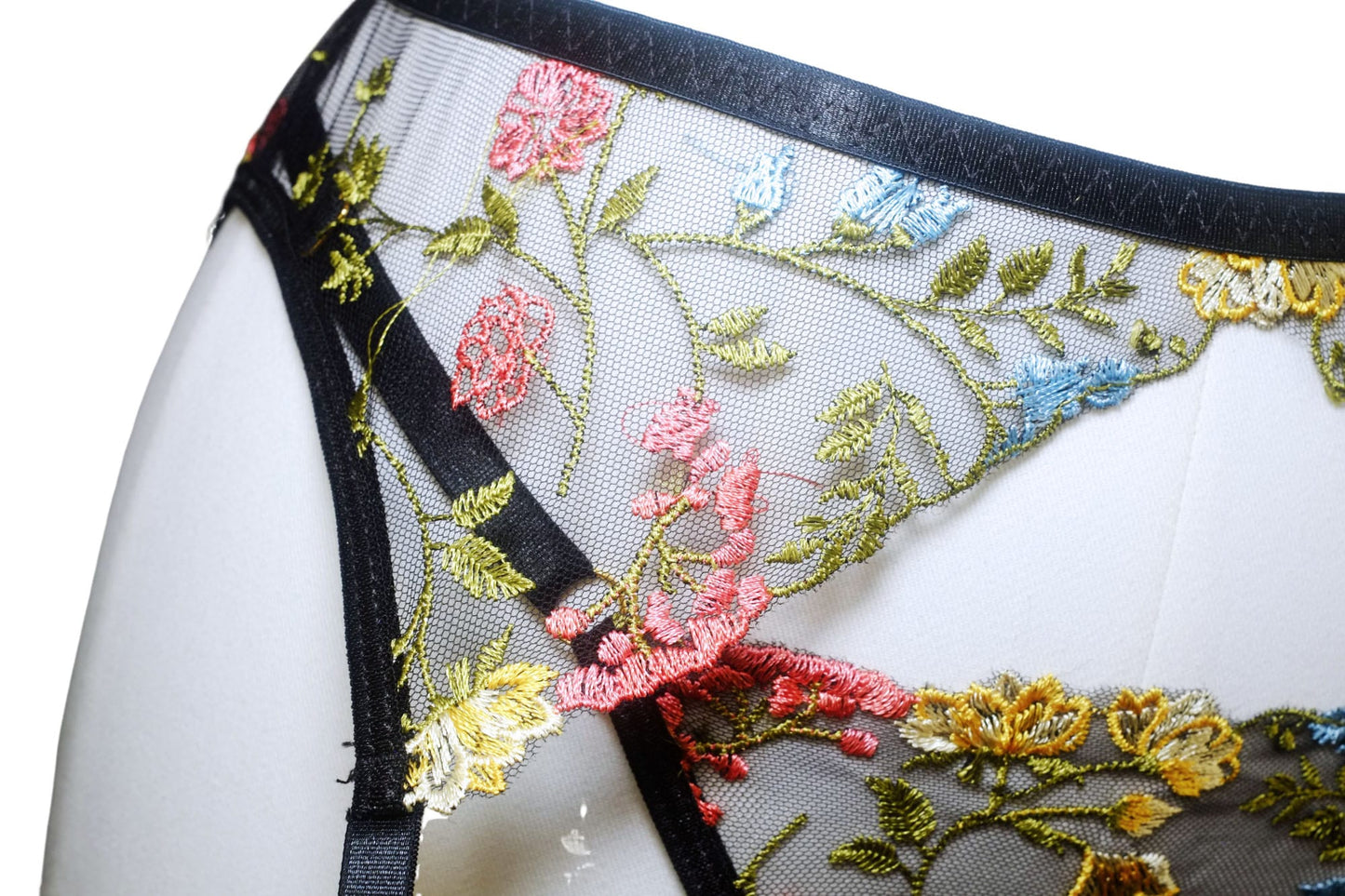 Blooming Noir Embroidered Garter Set with Thong