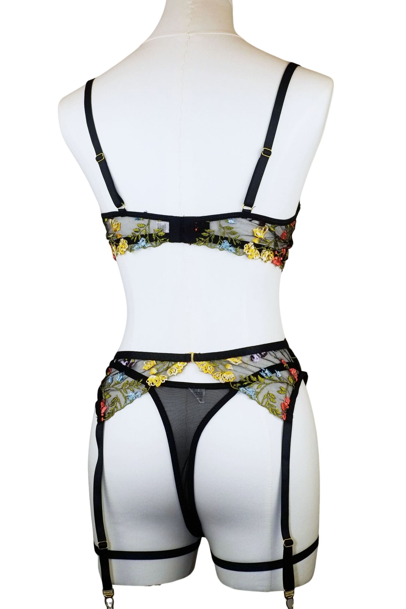 Blooming Noir Embroidered Garter Set with Thong