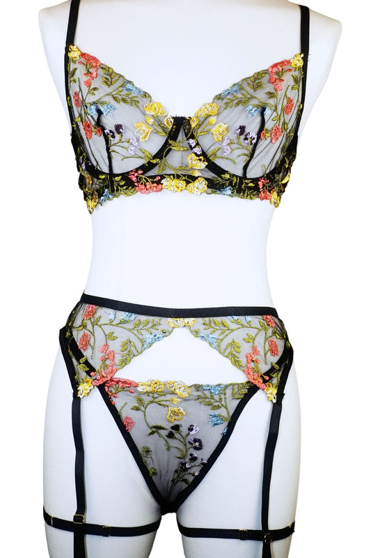 Blooming Noir Embroidered Garter Set with Thong